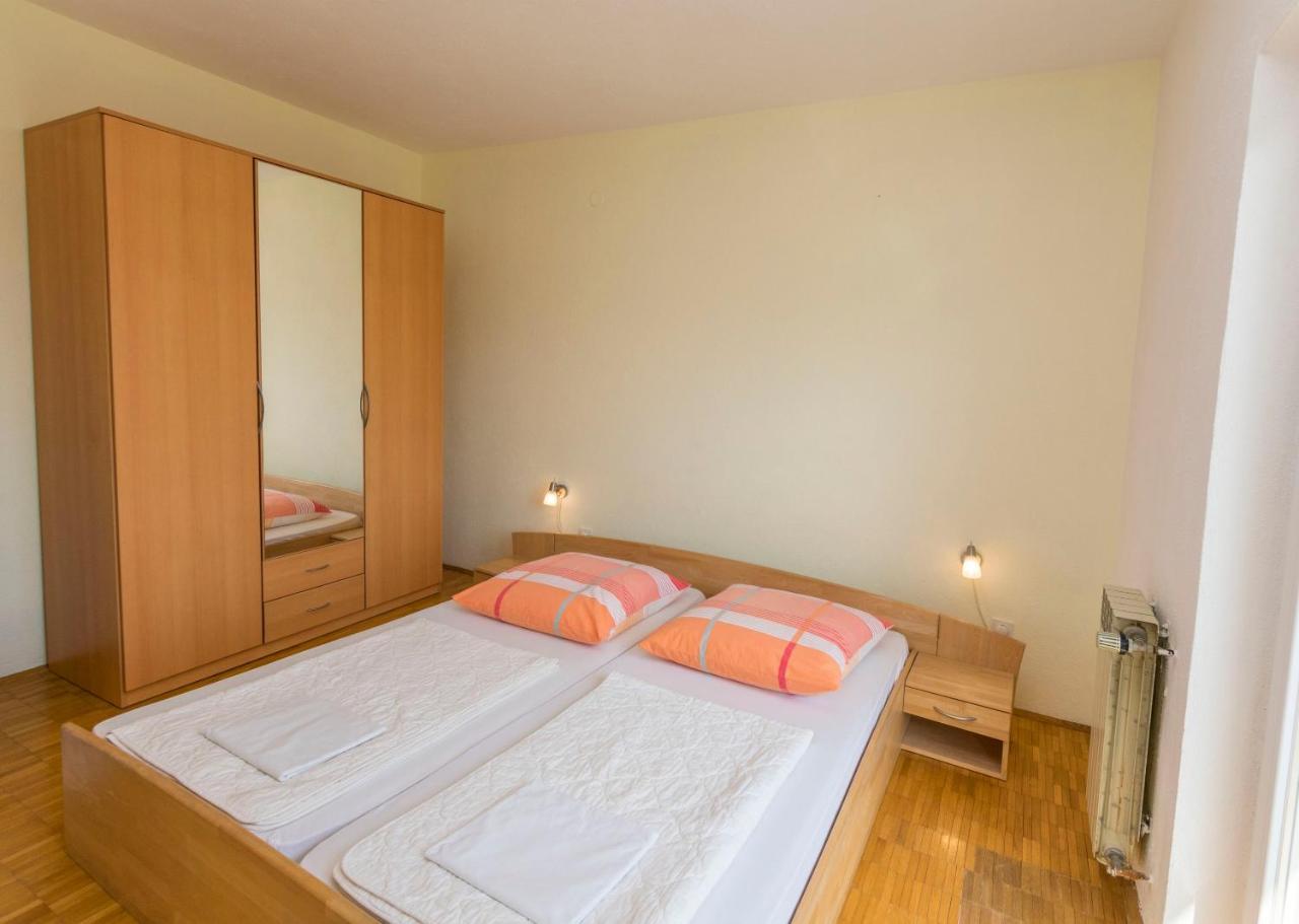 Apartments Jelka Primošten Esterno foto
